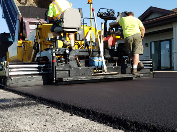 asphalt paving contractors